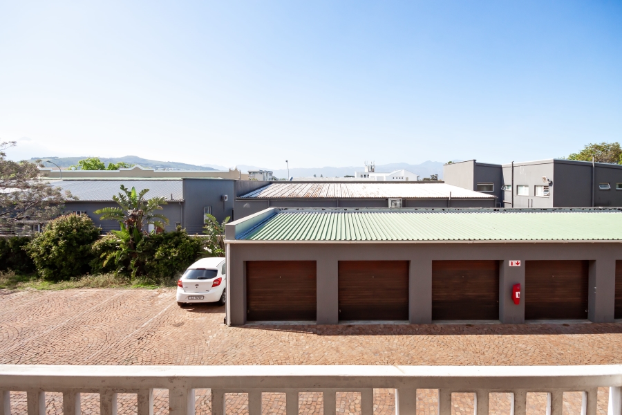 To Let 2 Bedroom Property for Rent in Somerset West Western Cape